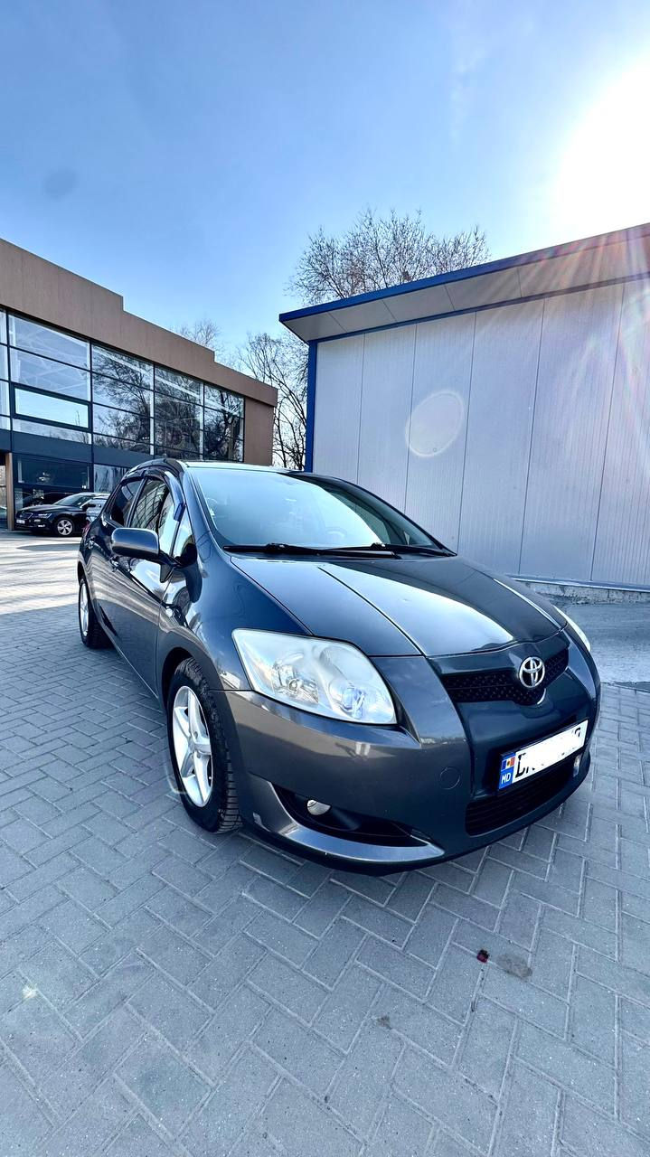 Toyota Auris 2007 г. с пробегом 242121 км, Дизель, 6500
