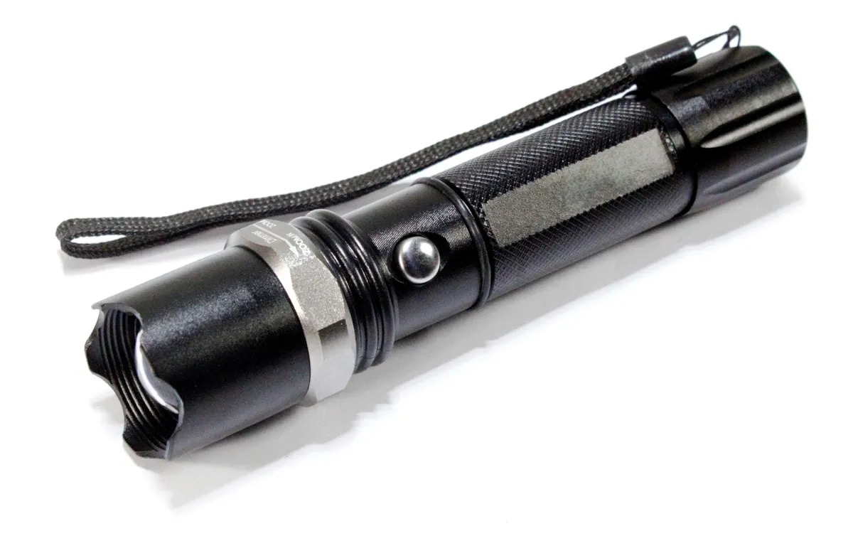 Сверхмощный ручной аккумуляторный фонарь SWAT