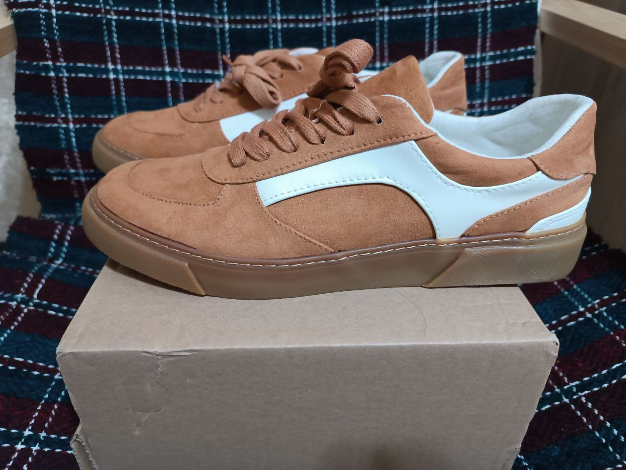Кроссовки Asos. Новые, 42 размер.
