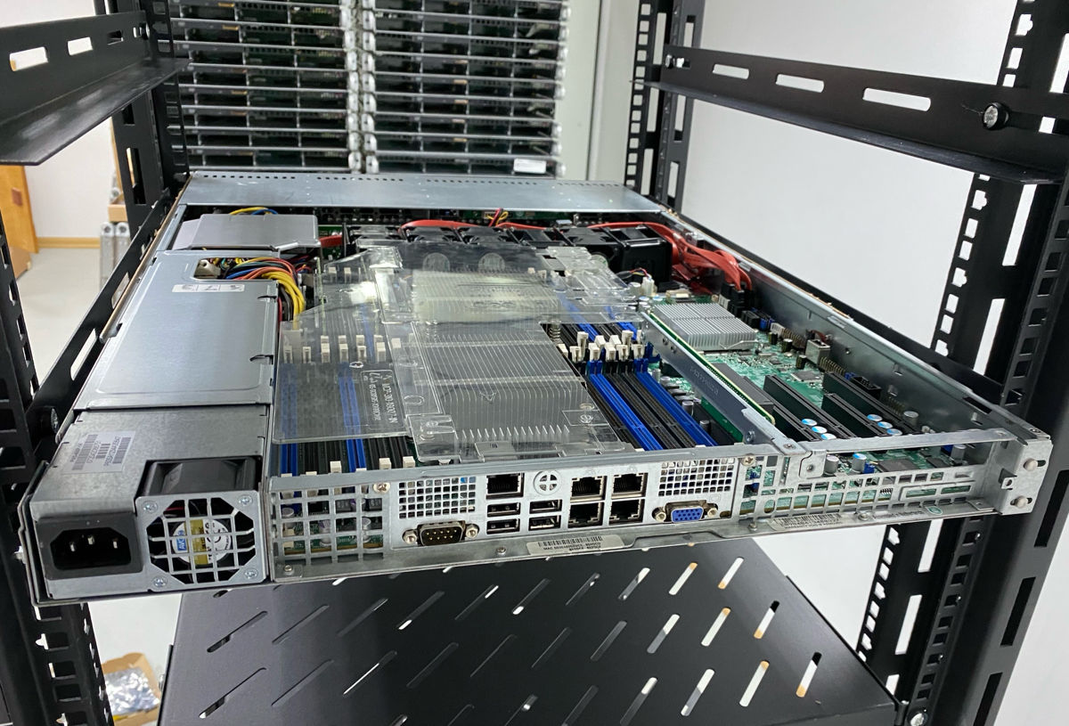 ID:0130 Server Supermicro foto 1