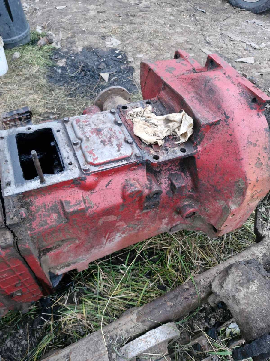 Promejutcă  scoasă de la vier motor d 240 motor scos de pe combaină  foto 2