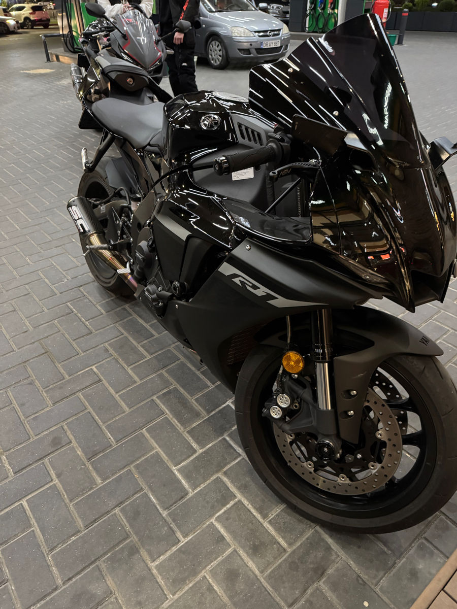 Yamaha R1 фото 4