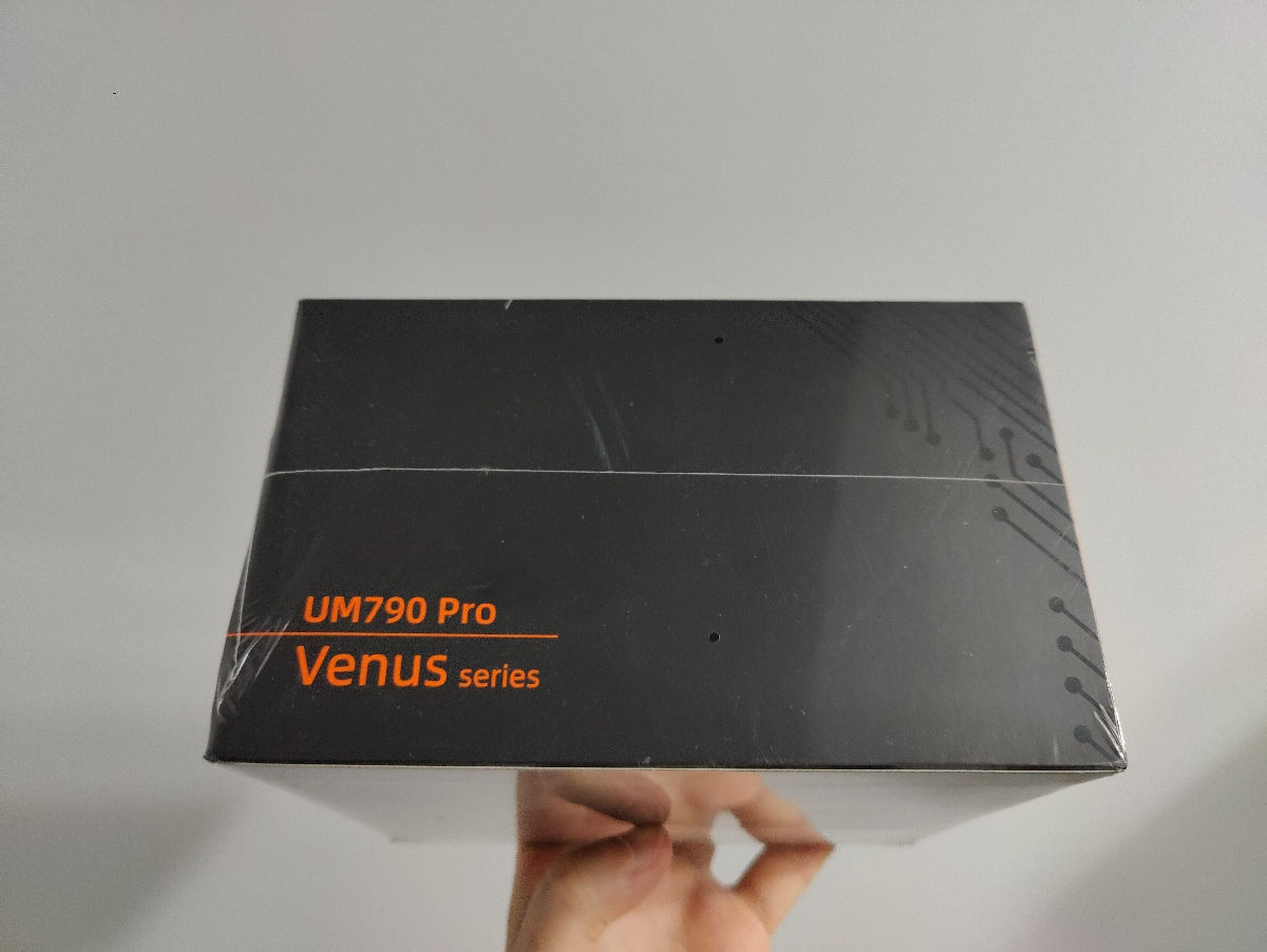 Mini PC Ryzen9 7940HS / 32GB Ram / 1TB SSD / Mini PC Minisforum UM790 Pro foto 1