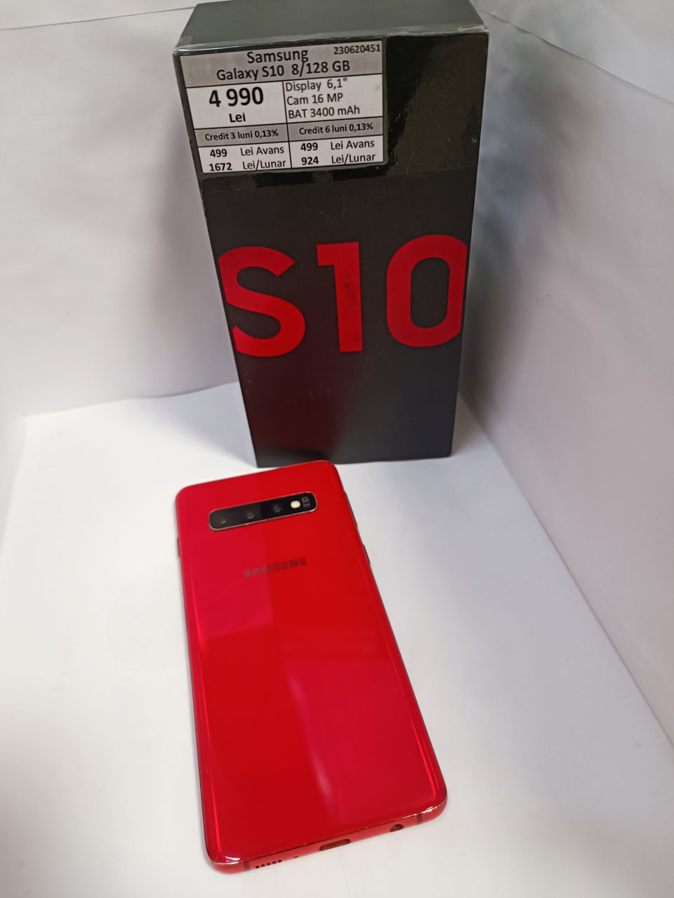 Телефон Samsung S10