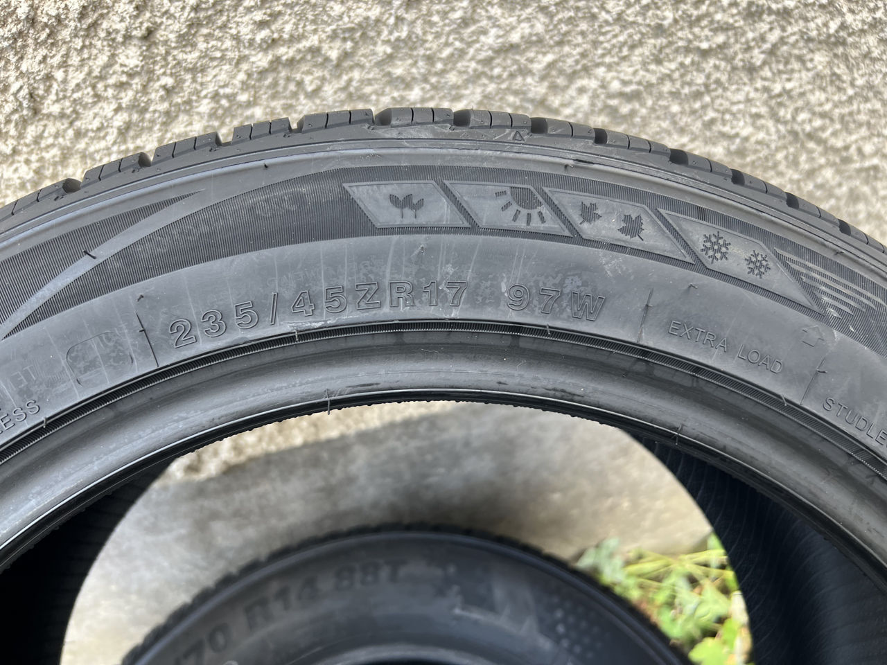 235/45 R17 Tracmax Allseason Trac saver/ Доставка, livrare toata Moldova foto 5