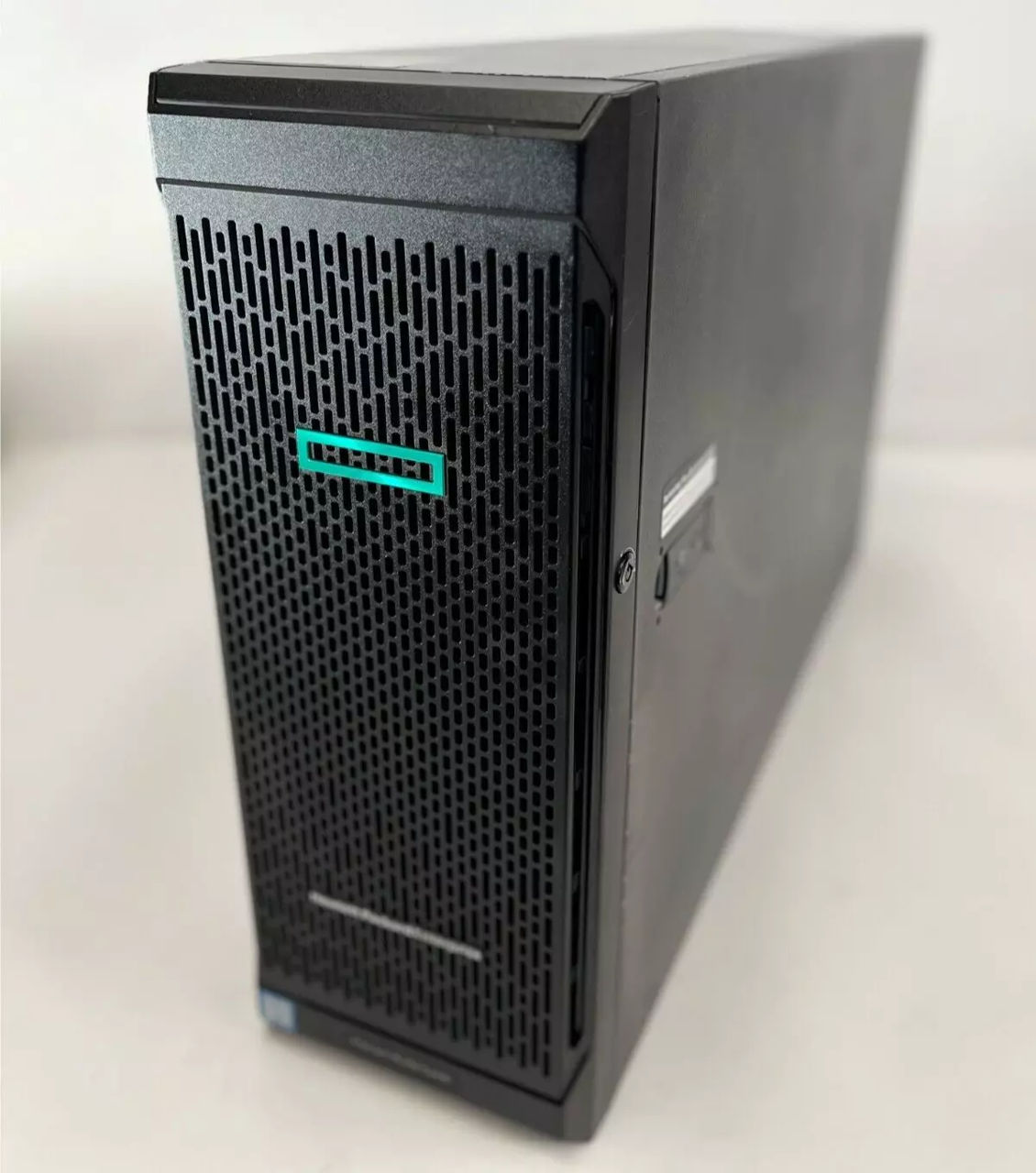 Optimizați Performanța cu HPE ProLiant ML350 Gen10 și Controller P408i-a foto 1