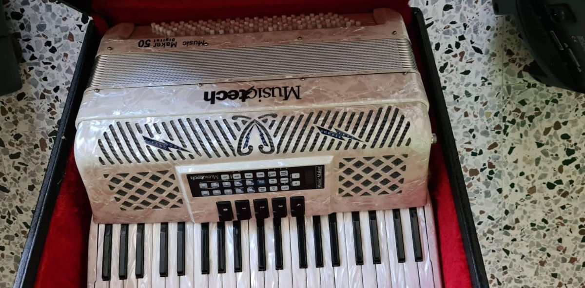 Acordeon  digital Musictech  , Music Maker 50 foto 2