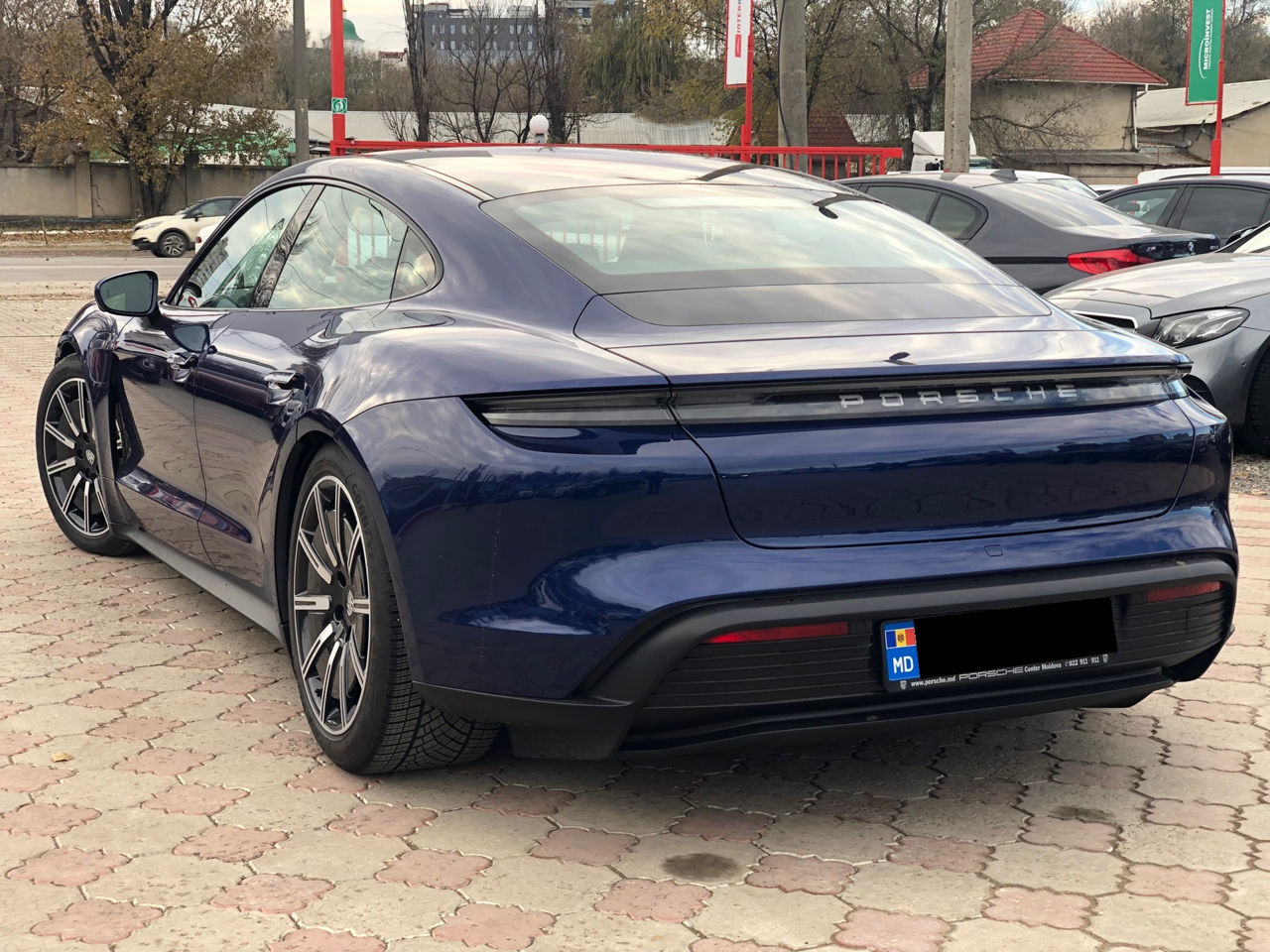Porsche Taycan foto 4
