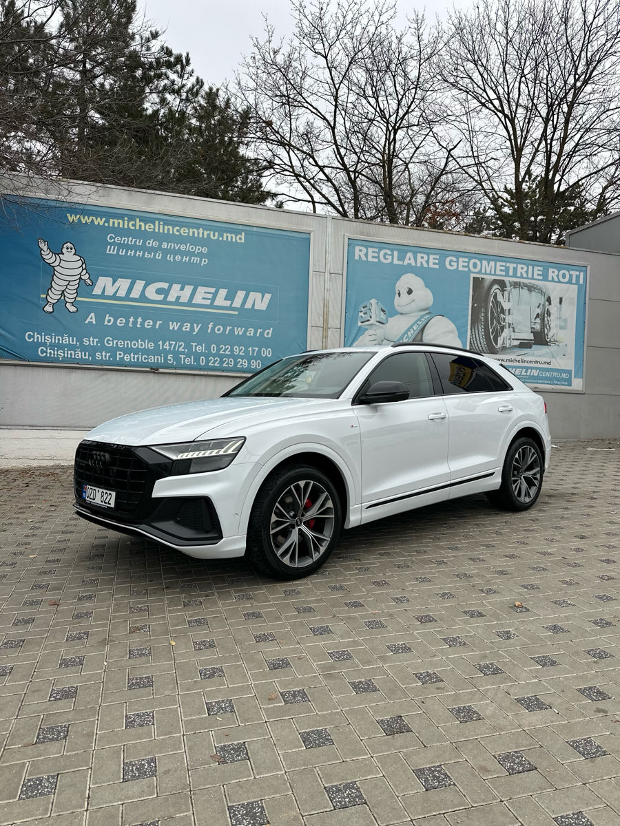 Audi Q8 фото 0