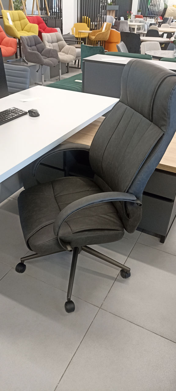 Scaune, fotolii si mese birou si sala conferinta in rate 0%. Oferim livrare. foto 10
