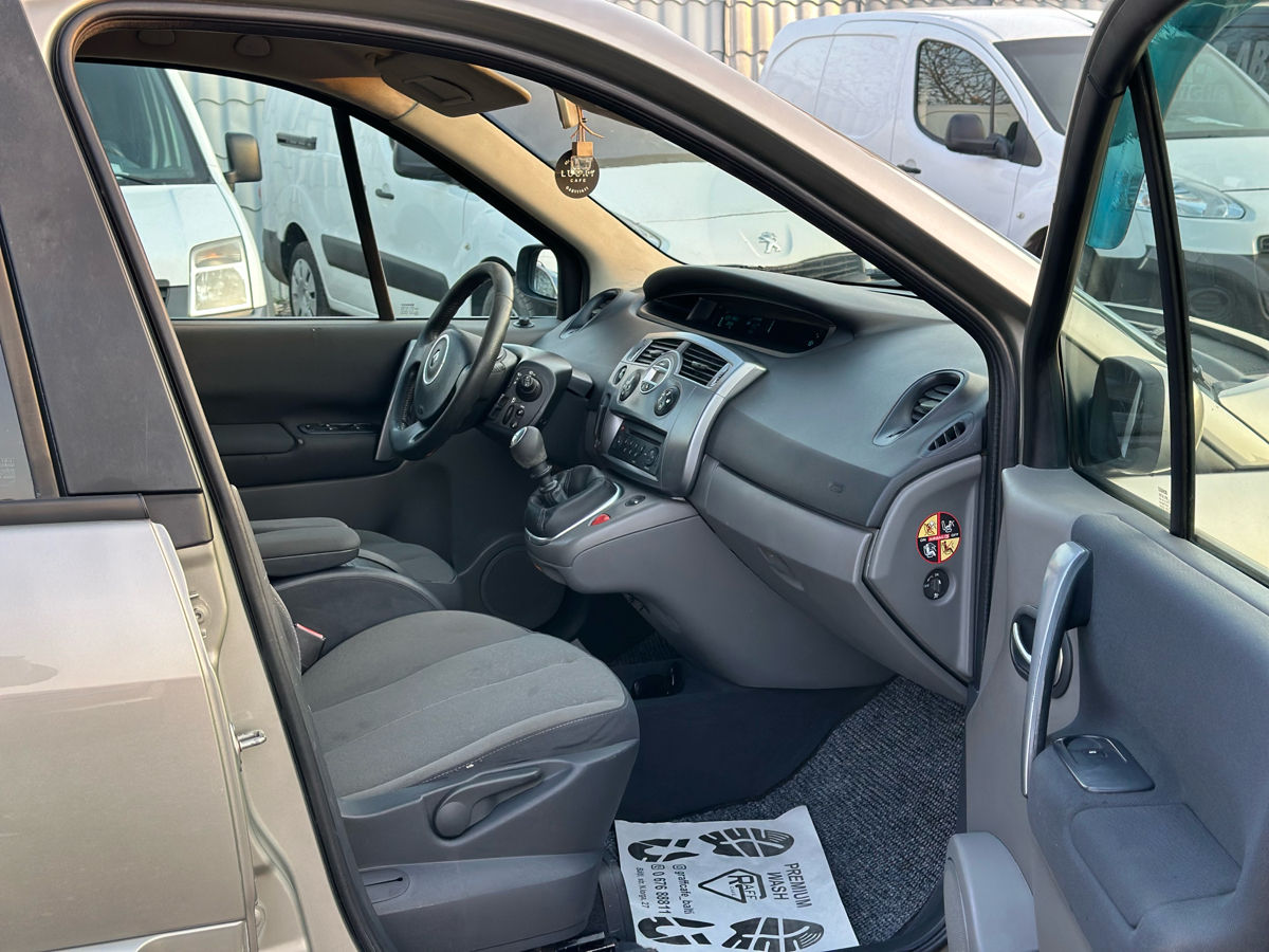 Renault Scenic фото 6