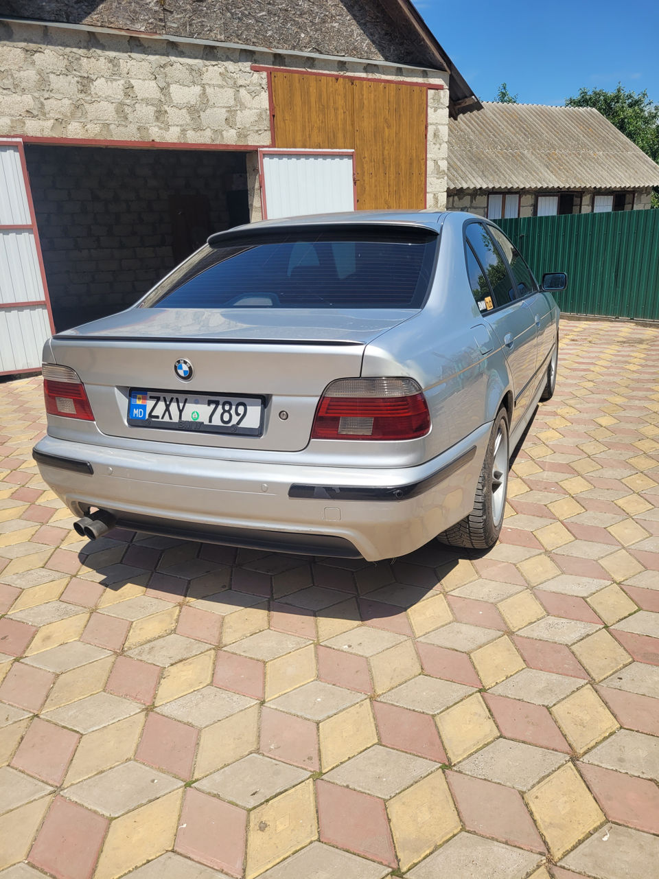 BMW 5 Series foto 5