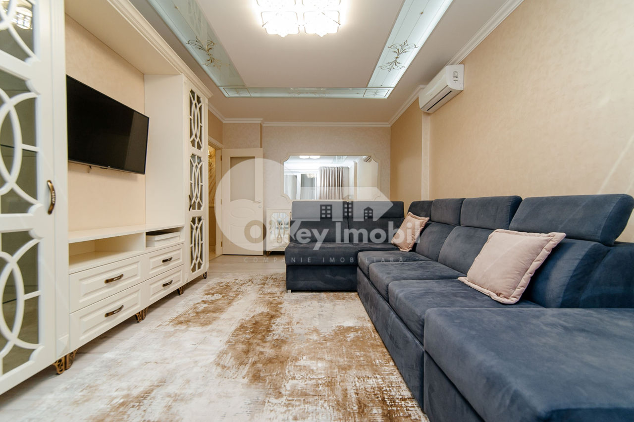 Apartament cu 2 camere, 70 m², Centru, Chișinău foto 0