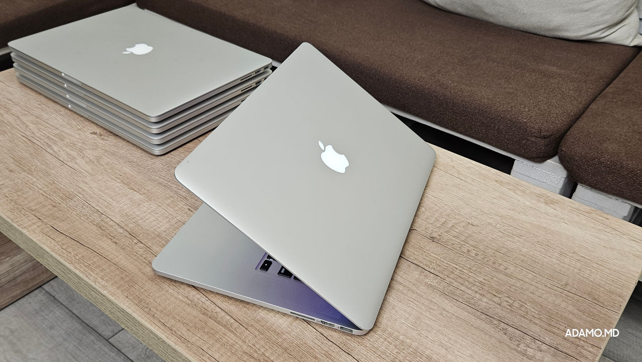 MacBook Pro 15 retina 2015 (i7 3.50Ghz, 16gb) Bateria noua foto 2