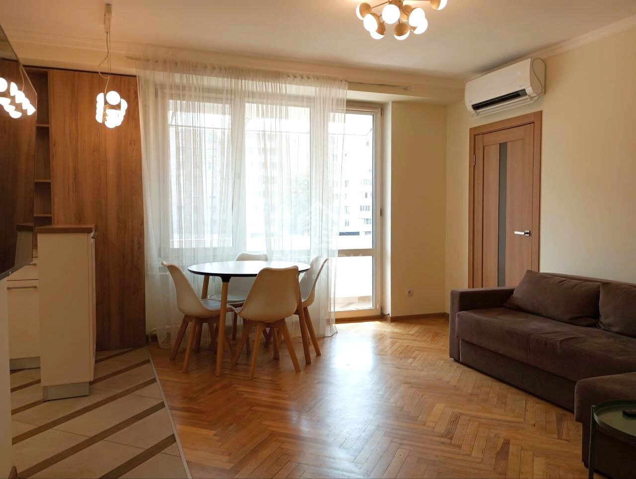 Apartament cu 2 camere, 55 m², Centru, Chișinău foto 0