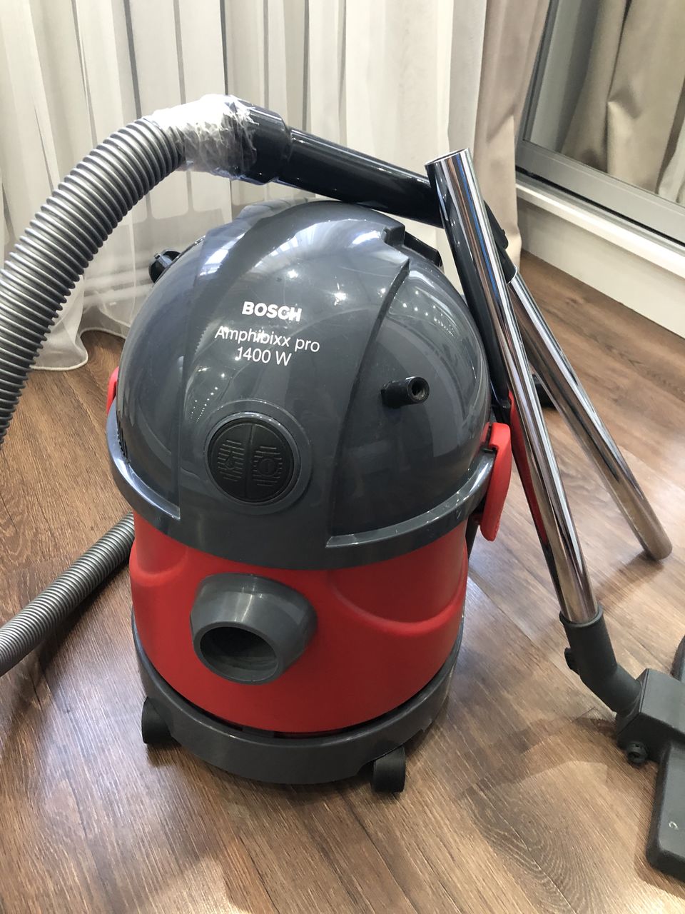 Моющий пылесос bosch. Пылесос Bosch 1400w. Bosch Amphibixx Pro 1400w. Моющий пылесос Bosch Amphibixx Pro 1400w пылесборники. Моющий пылесос Bosch BMS 1400 amprimix.