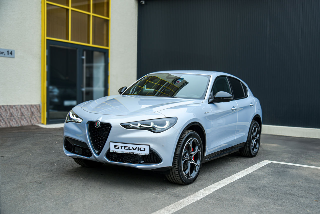 Alfa Romeo Stelvio фото 0