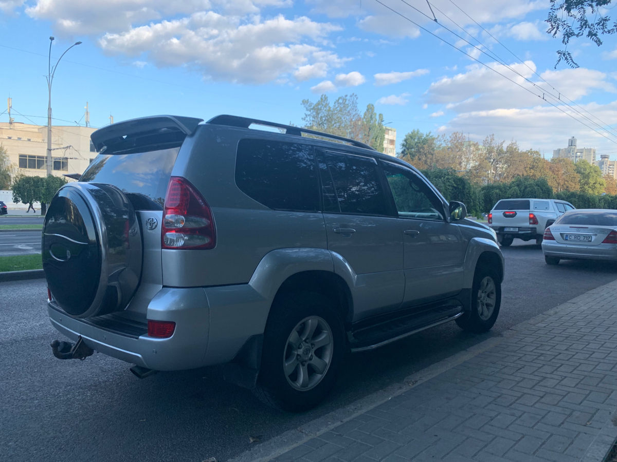 Toyota Land Cruiser Prado foto 0