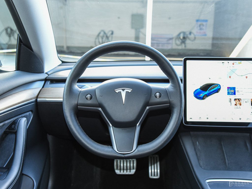 Tesla Model 3 foto 10