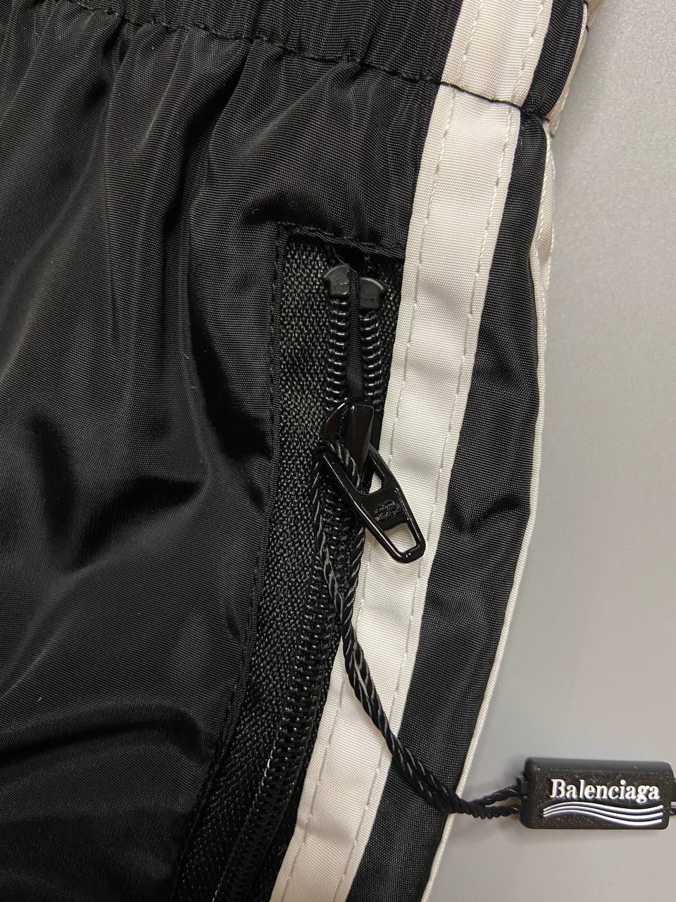 Pantaloni Adidas x Balenciaga foto 4