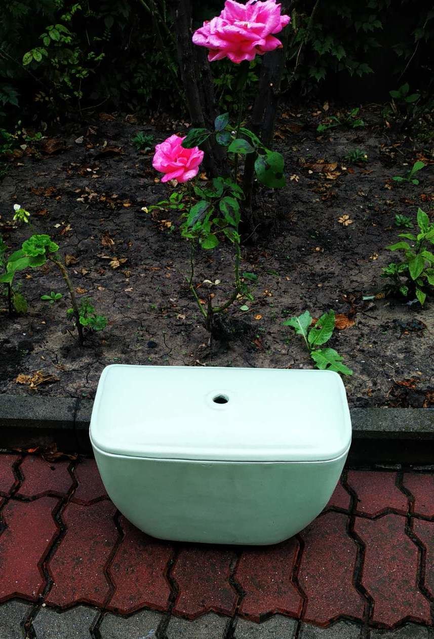 Бачок для унитаза с крышкой б/у.