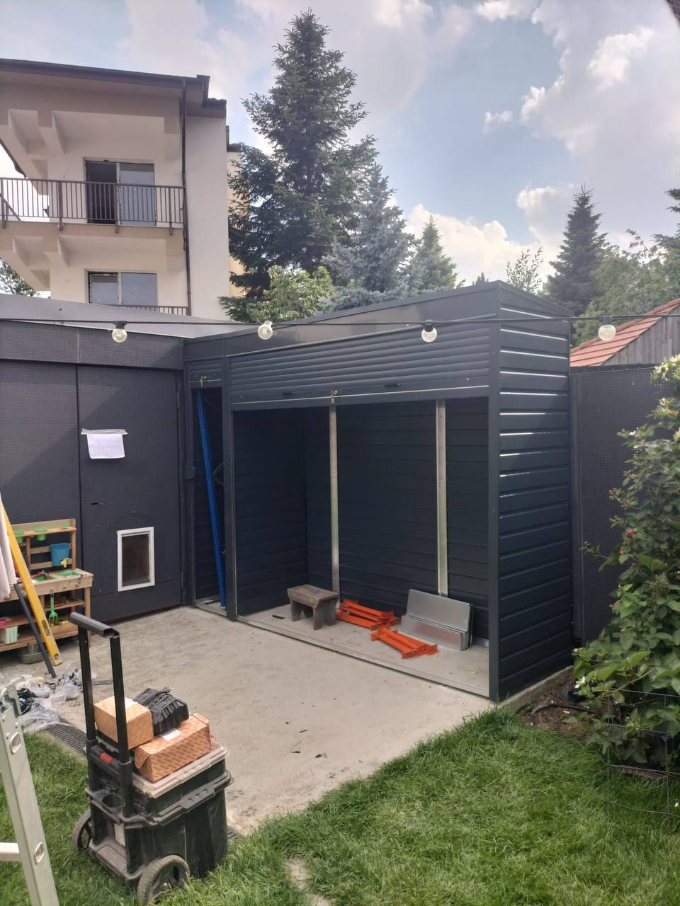 Dulapuri cu rulou - parcarea subterana si gradina foto 8