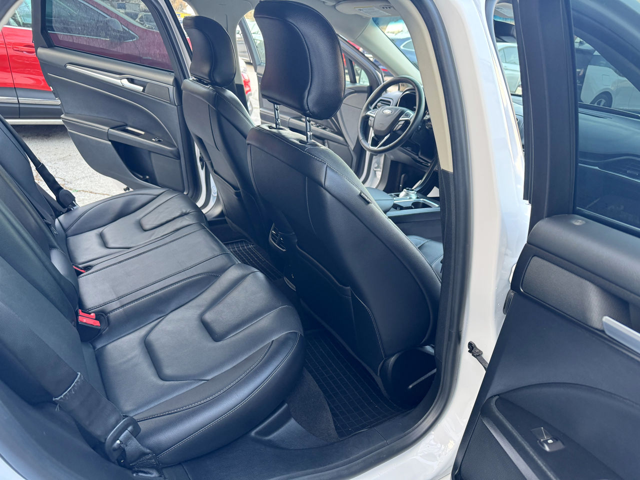 Ford Fusion фото 15
