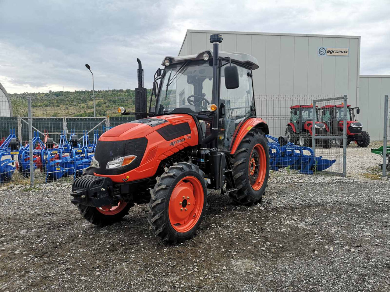 Tractor Agromax FL704C (70 CP) foto 0