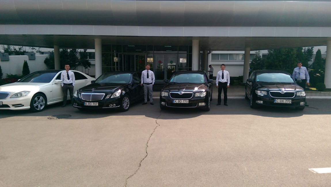 Bus rent , mini-bus,car for rent with driver . Airport transfer Chisinau - Moldova ! Viptrans ! foto 7