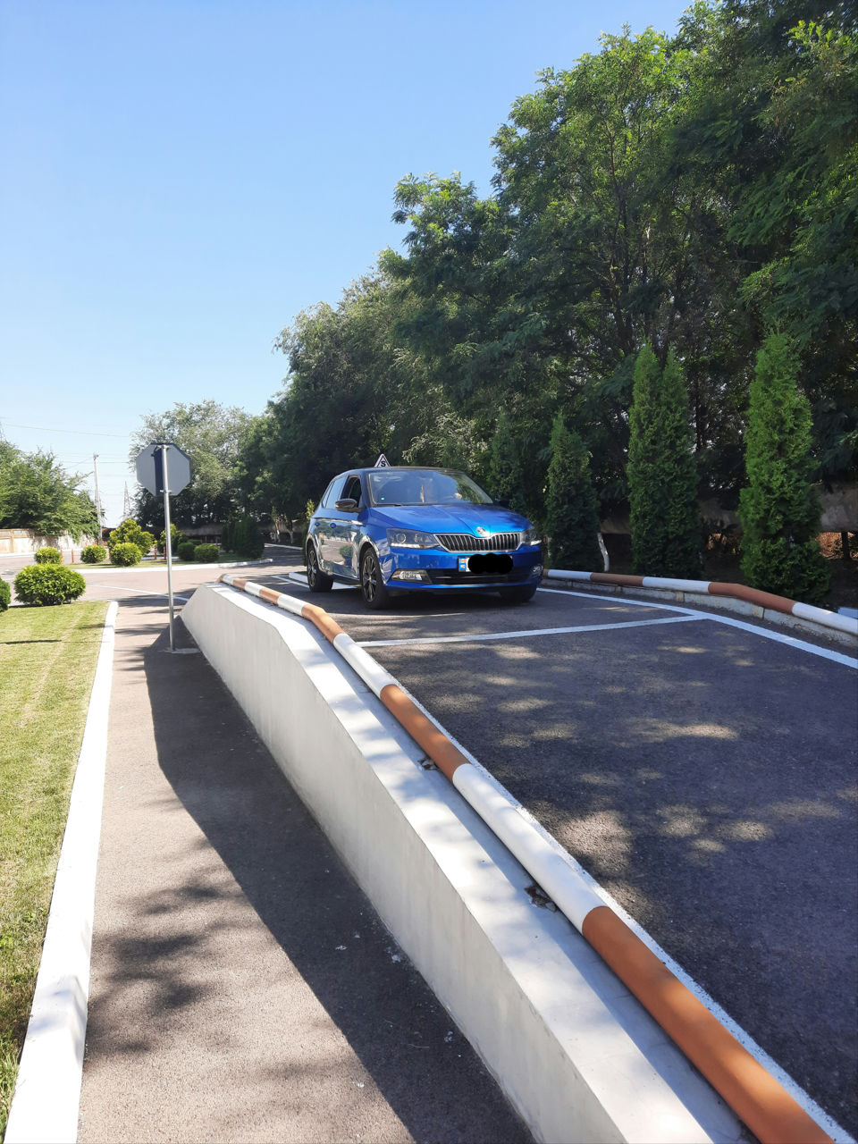 Instructor Auto mecanică/automată foto 1