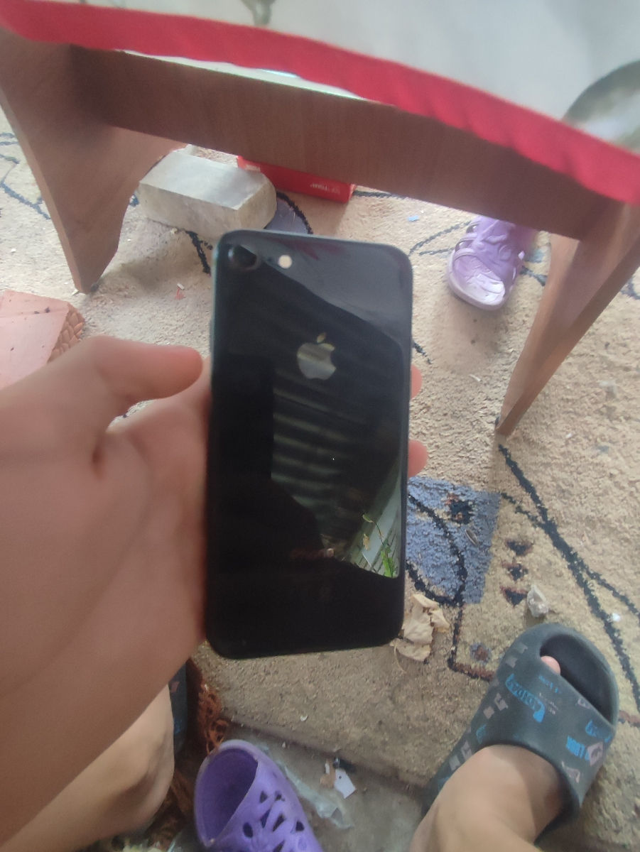 Vind IPhone 8  foto 1