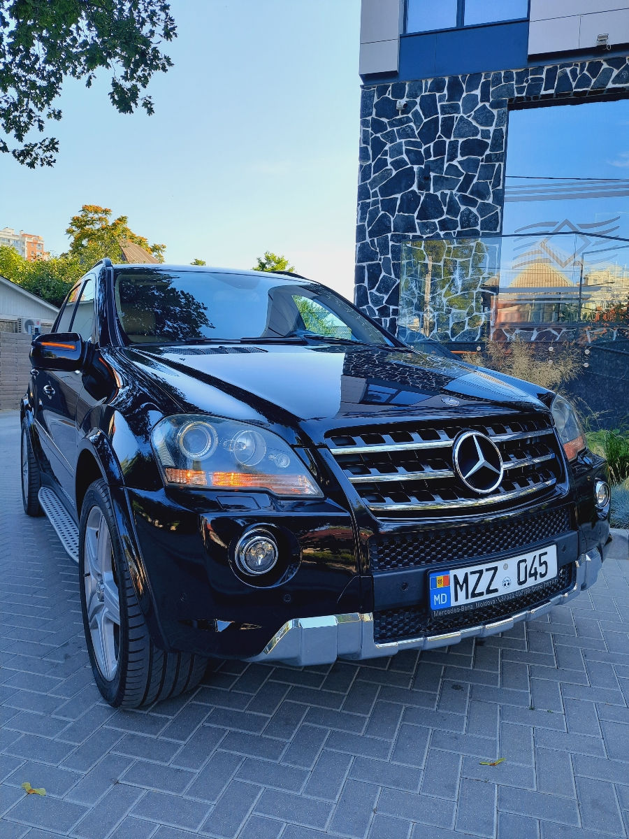 Mercedes M-Class foto 0