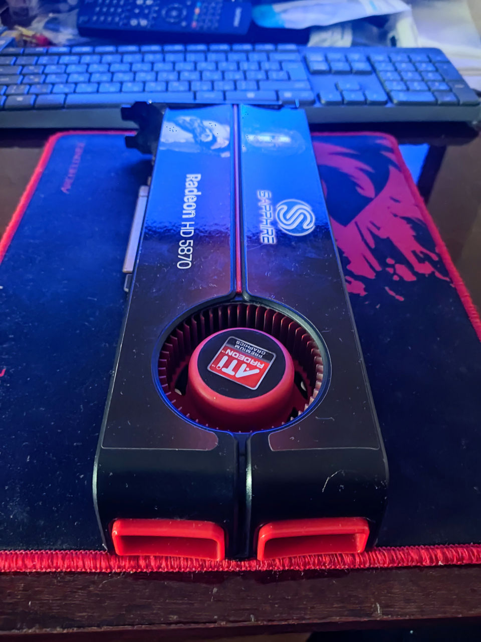 Sapphire HD 5870  фото 1