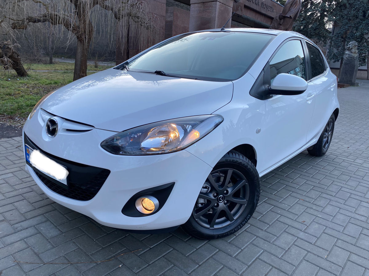 Mazda 2 foto 2