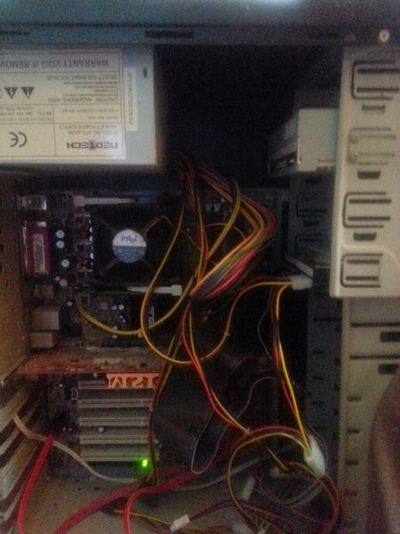 Компьютер. Motherboard Pentium 4. ASus P4P 800 SE+ CPU Socket 478  Pentium 4 (Northwood), 3000 MHz+  foto 1