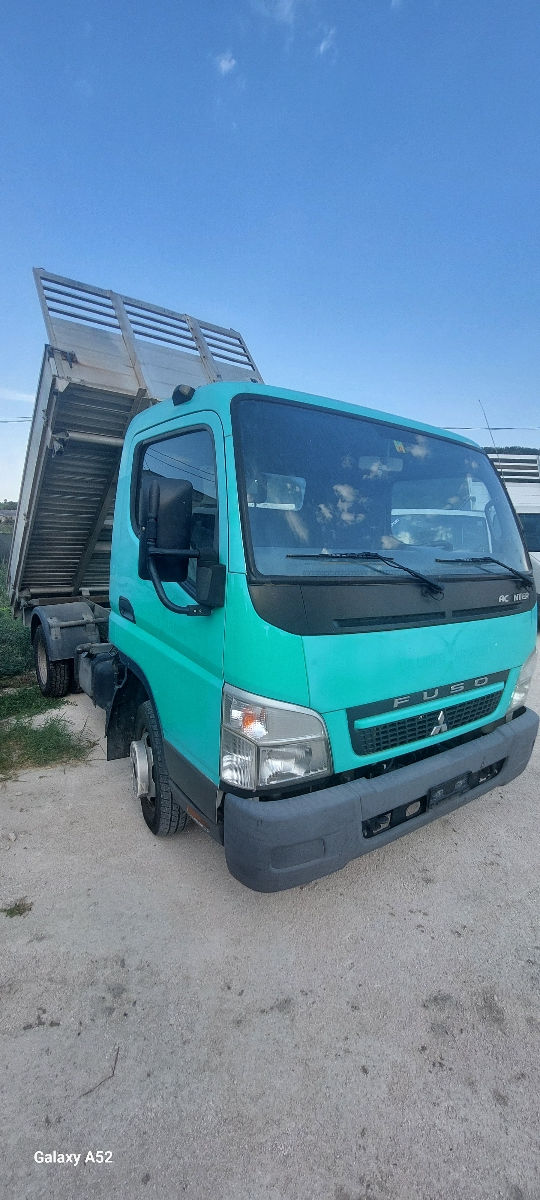 Mitsubishi fuso canter foto 3