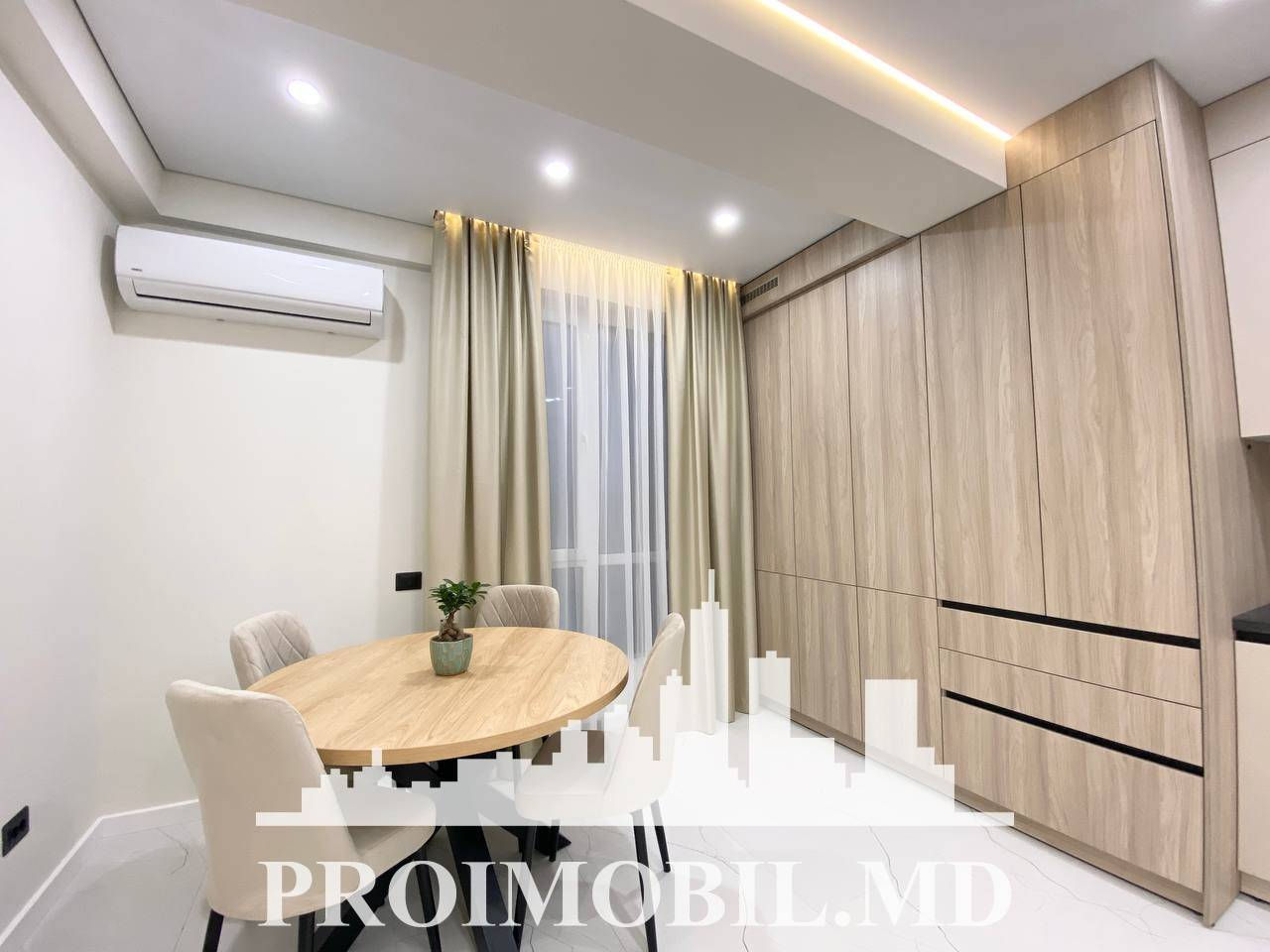 Apartament cu 2 camere, 69 m², Buiucani, Chișinău foto 3