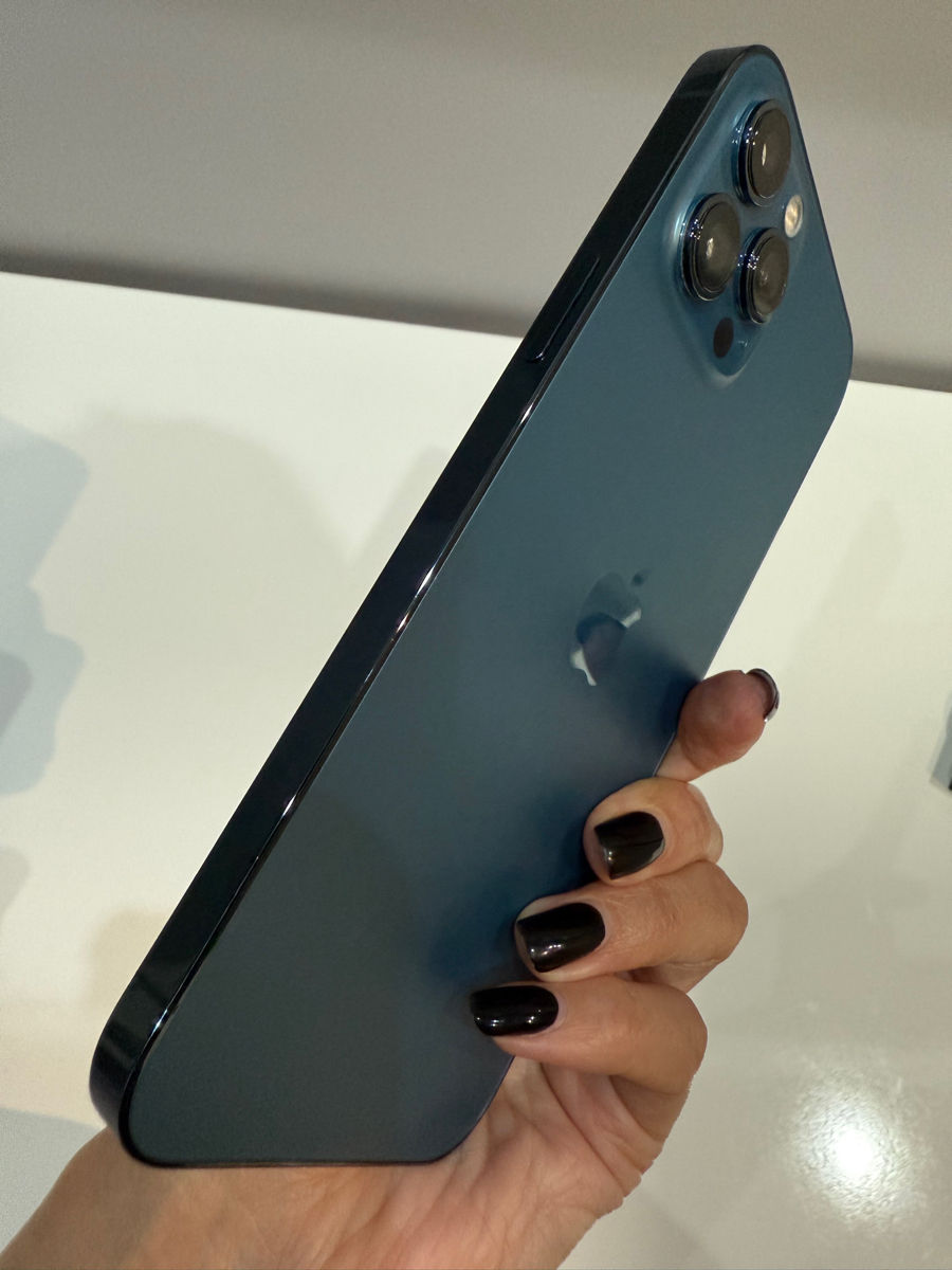 Продаю IPhone 12 Pro Max 265GB (Pacific Blue). Коробка и шнур зарядочный в наличии. фото 4
