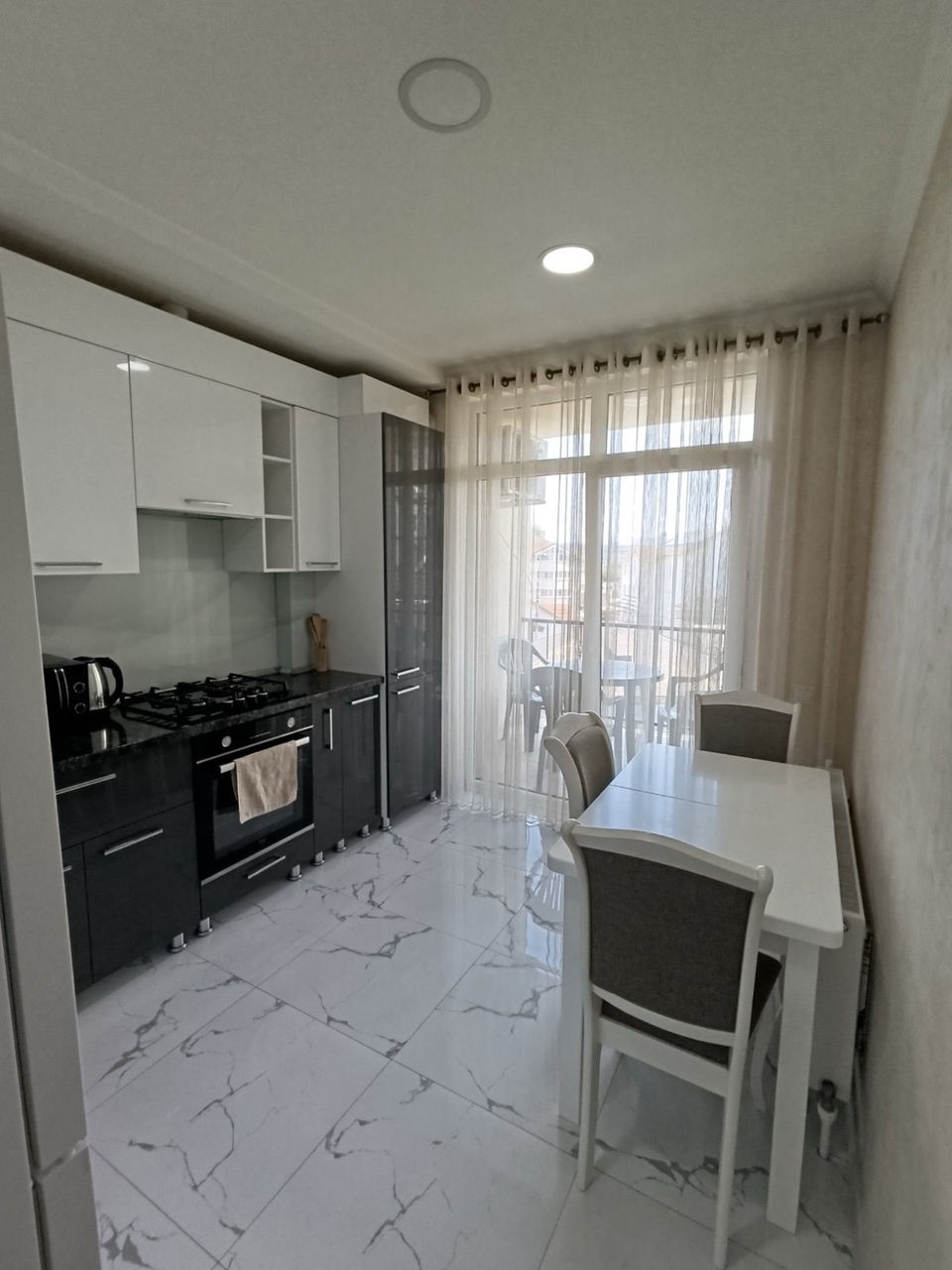 Apartament cu 2 camere, 55 m², Centru, Chișinău foto 2