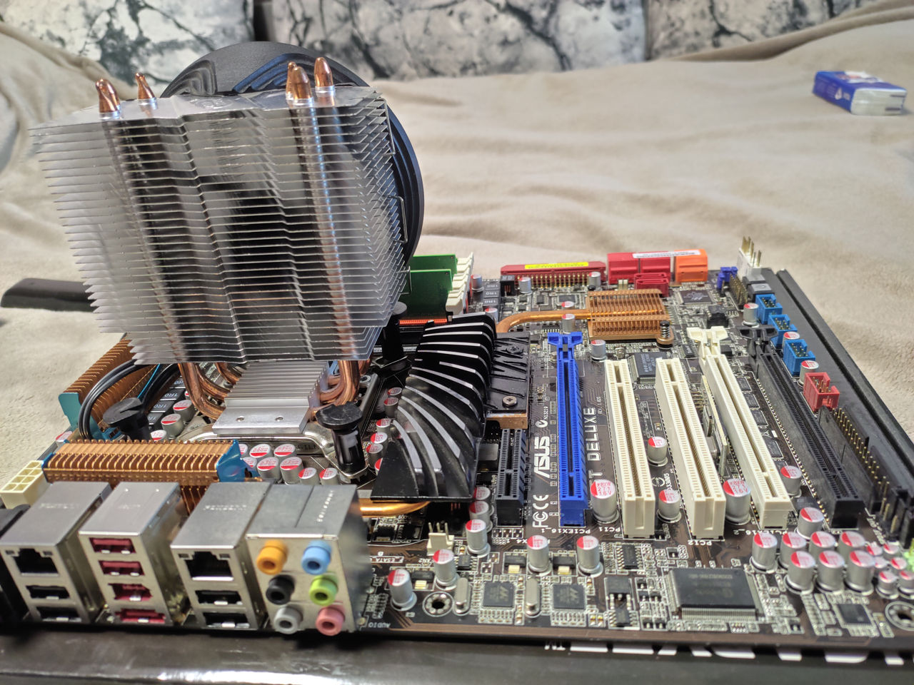 MB(1366)+ Xeon (6c/12t) +12gb ram + cooler foto 4