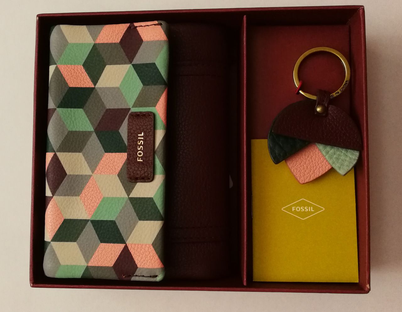 Продам новый кожаный кошелек фирмы Fossil