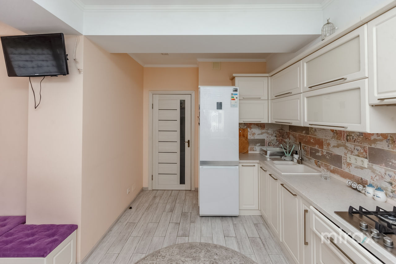 Apartament cu 3 camere, 110 m², Buiucani, Chișinău foto 4