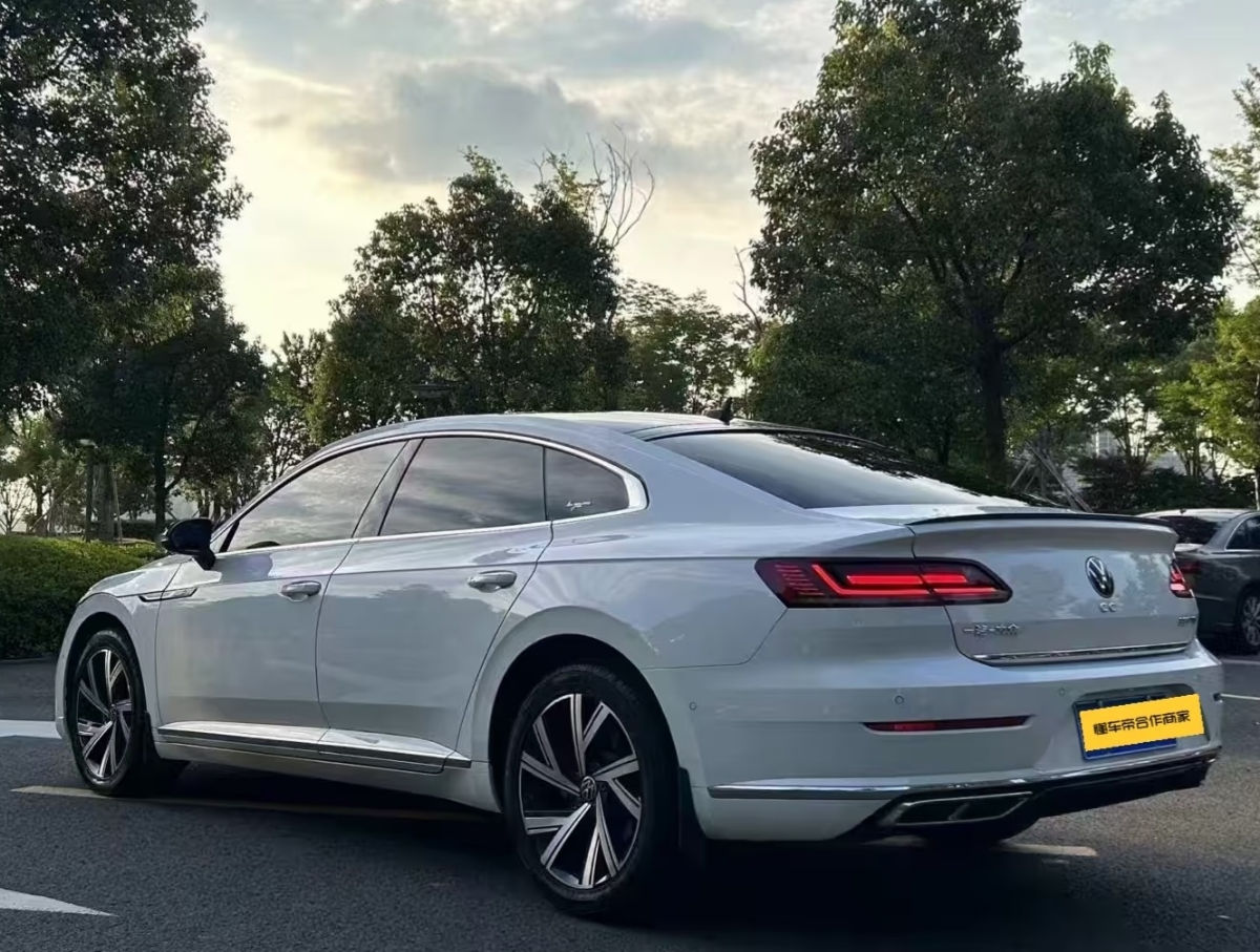 Volkswagen Arteon foto 2