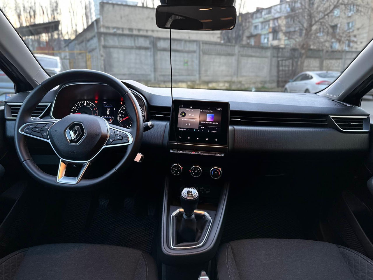 Renault Clio фото 6