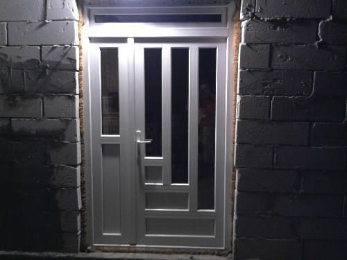 Reduceri usi din pvc/aluminiu foto 2