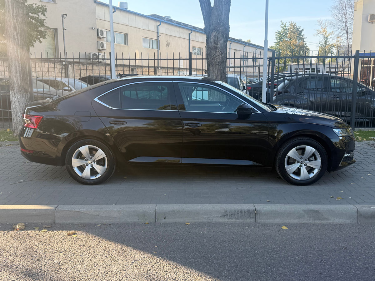 Skoda Superb 2020 photo 4