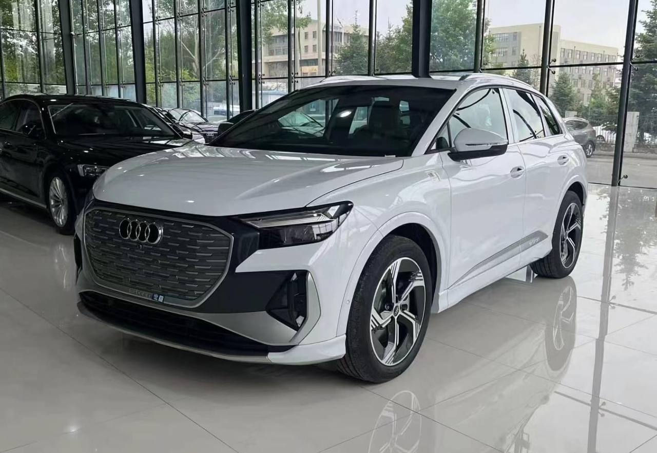Audi Q4 e-tron foto 0