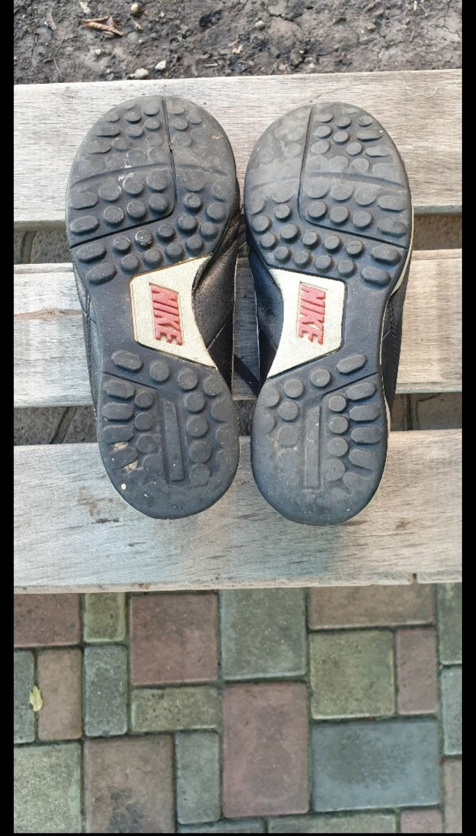 Vind bampuri Adidas marimea 38,5 la fel bampuri Naik piele marimea 33. foto 4