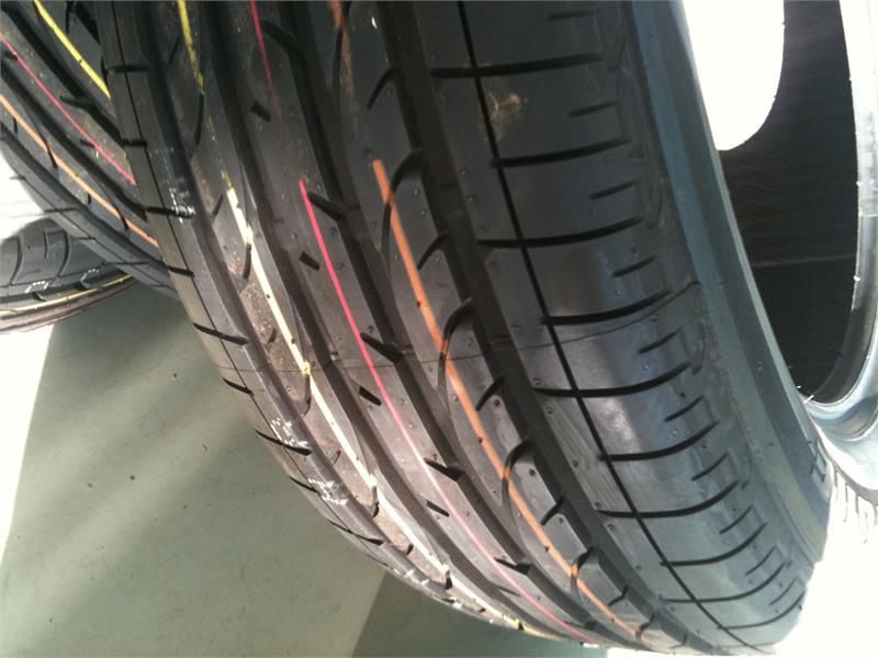 Лето Bridgestone Dueler H/P Sport 215/60 R17 96V