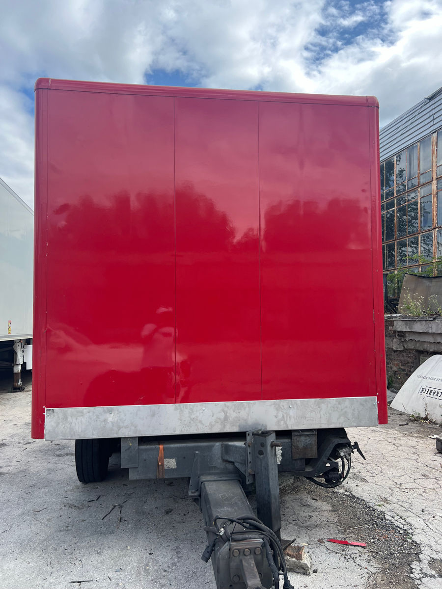 Fliegl remorcă izoterma  3500 kg foto 2